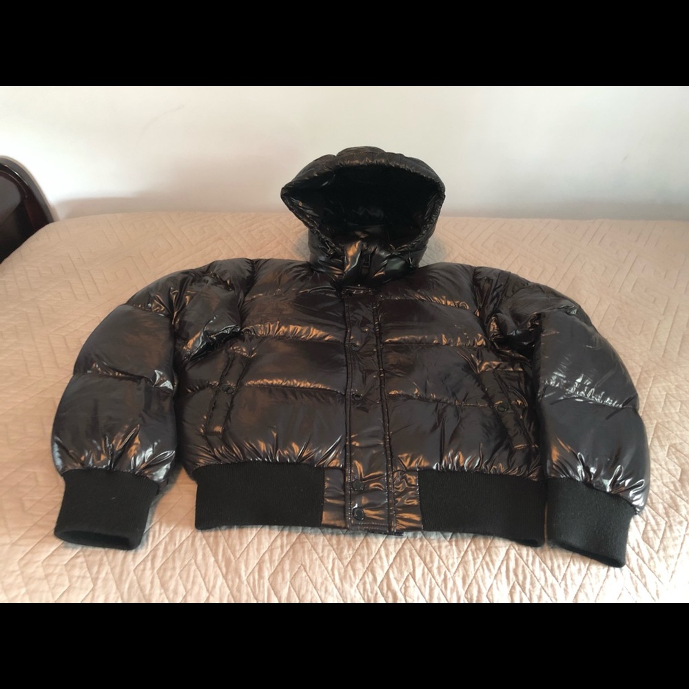 Aritzia TNA Super Puff Hi-Gloss Black Bomber Puffer Jacket